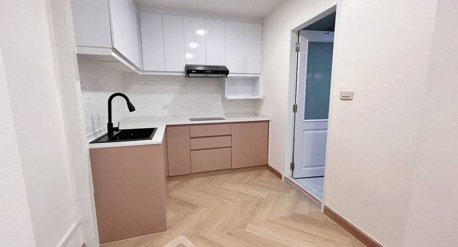 Condo en alquiler de 2 habitaciones en Yan Nawa, Bangkok