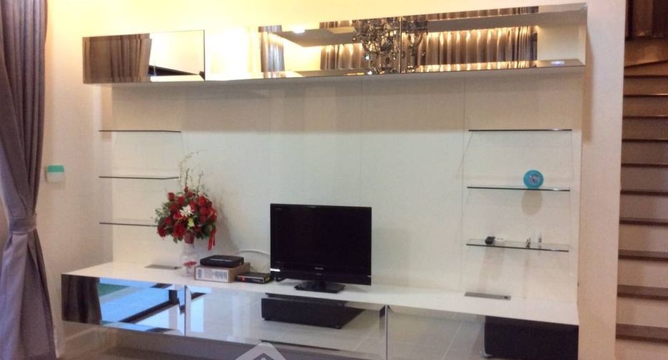 Casa en venta de 4 habitaciones en Sai Mai, Bangkok
