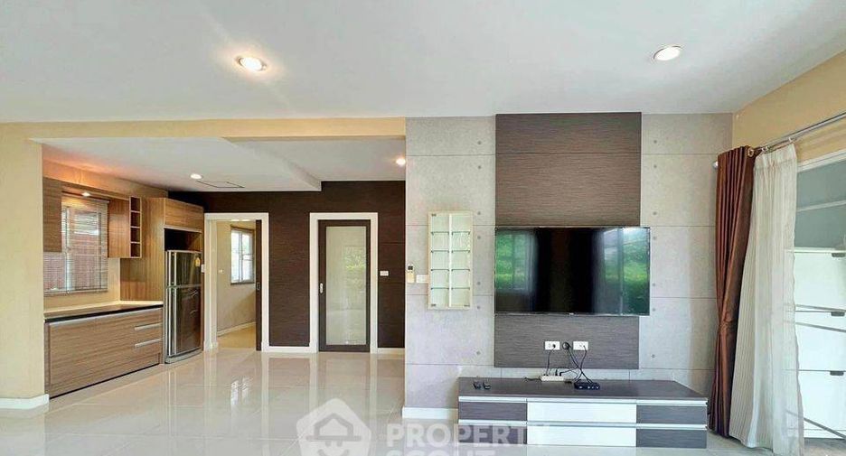 For sale 3 bedrooms house in Lat Krabang, Bangkok