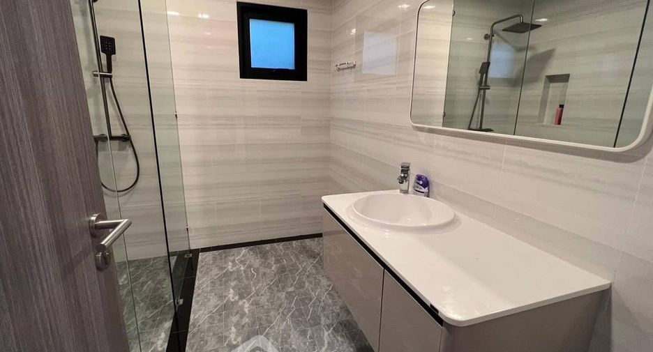 For sale 2 bedrooms house in East Pattaya, Pattaya