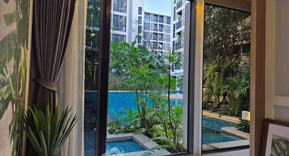 For rent 2 bedrooms condo in Phra Khanong, Bangkok