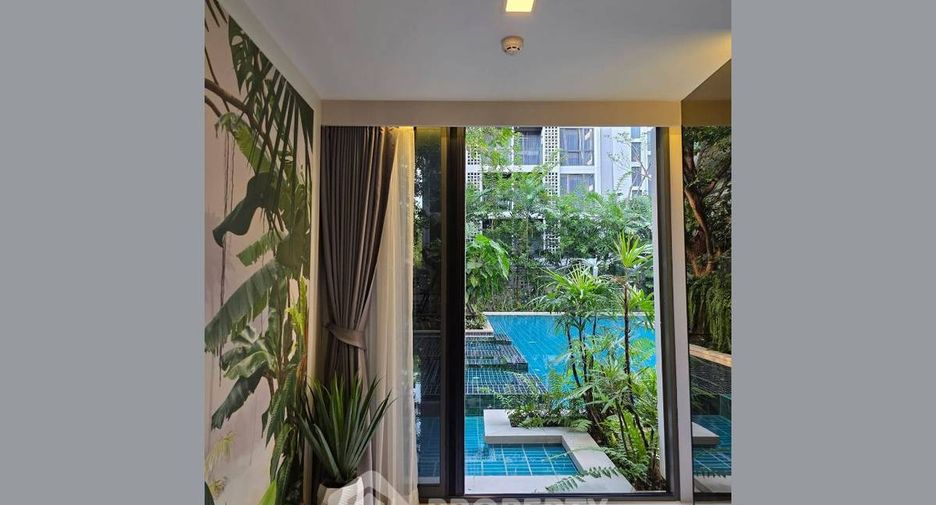 For rent 2 bedrooms condo in Phra Khanong, Bangkok