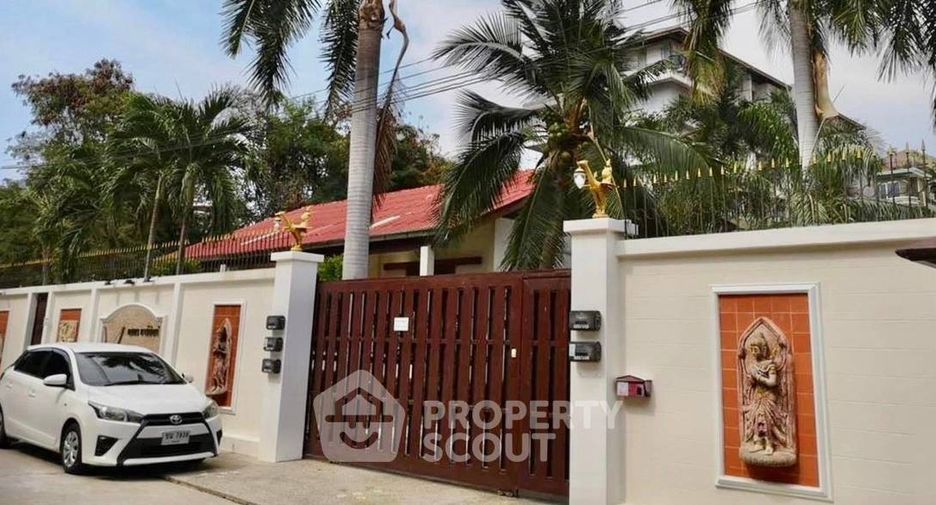 For sale 5 bedrooms villa in Bang Lamung, Chonburi