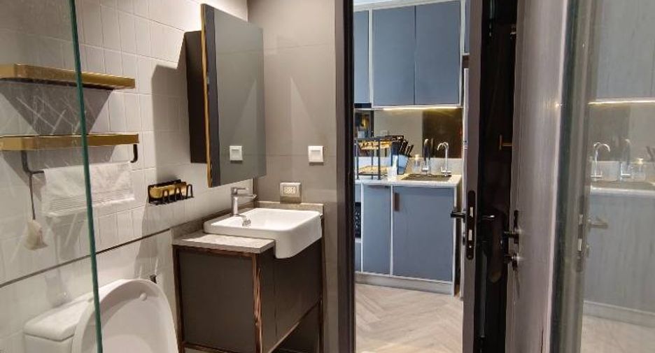 For sale 2 bedrooms condo in Bang Rak, Bangkok