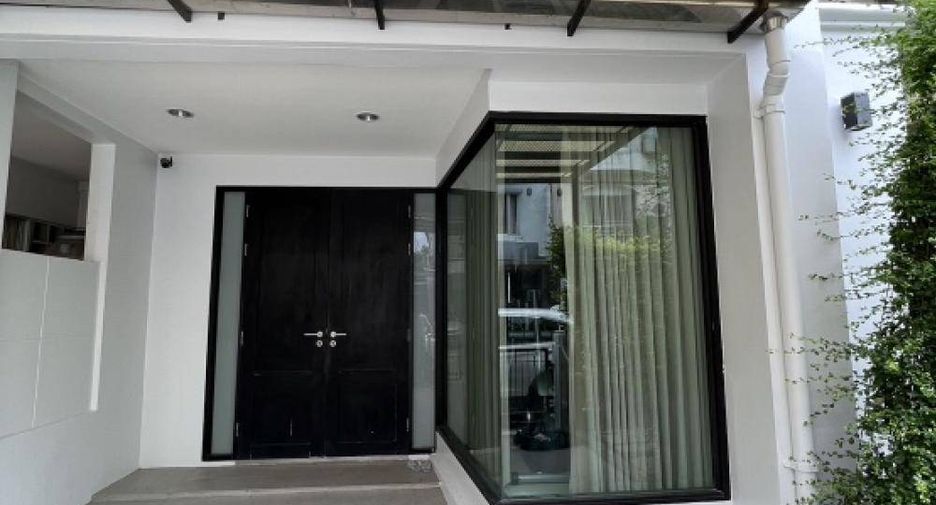 For sale 3 bedrooms house in Chatuchak, Bangkok