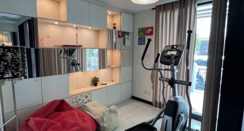 For sale 3 bedrooms house in Chatuchak, Bangkok