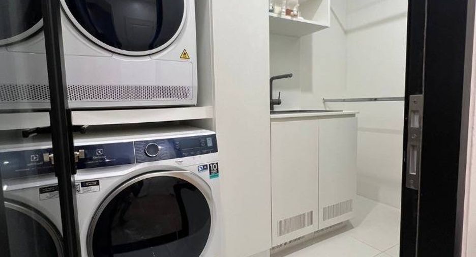 For sale 3 bedrooms house in Bang Khun Thian, Bangkok