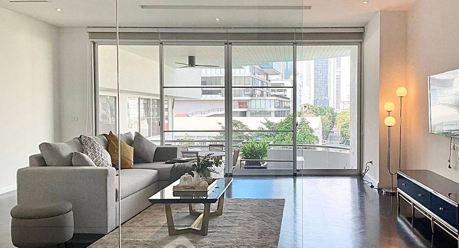 For rent 4 bedrooms apartment in Sathon, Bangkok