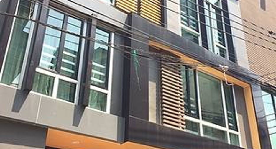 Apartamento en alquiler de 1 habitaciones en Khlong Toei, Bangkok