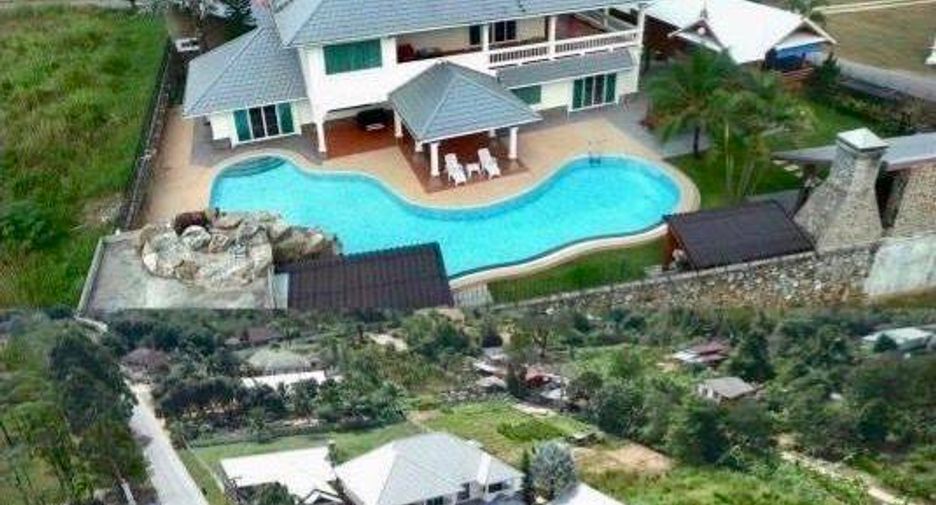 Продажа 10 спальни вилла в Банг Сарай, Паттайя