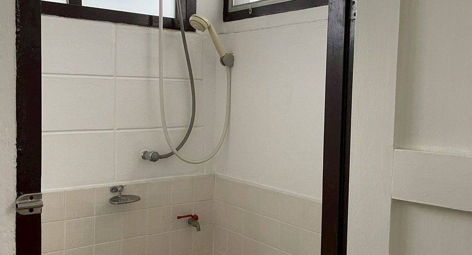 For rent 2 bedrooms apartment in Khlong Toei, Bangkok
