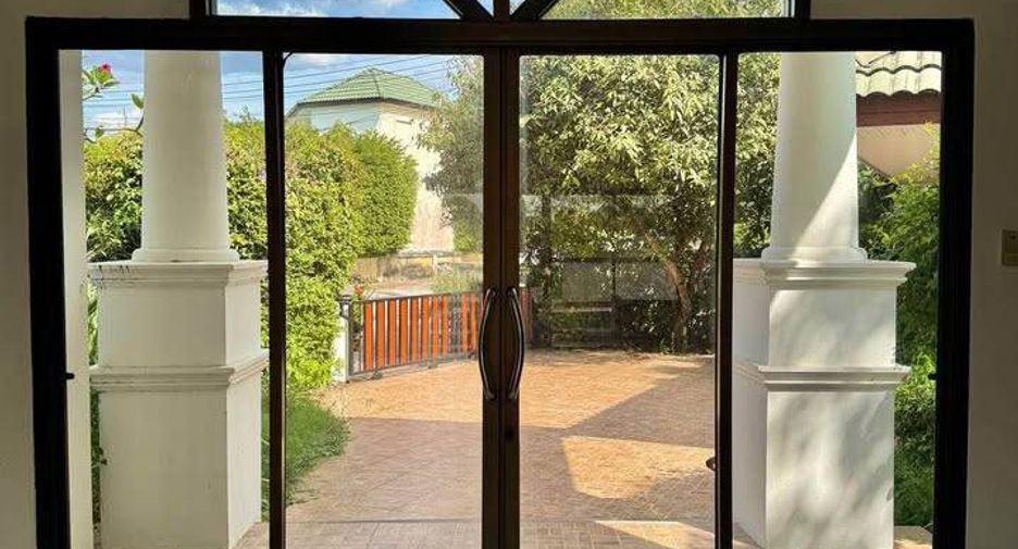 For sale 4 bedrooms house in Sattahip, Chonburi