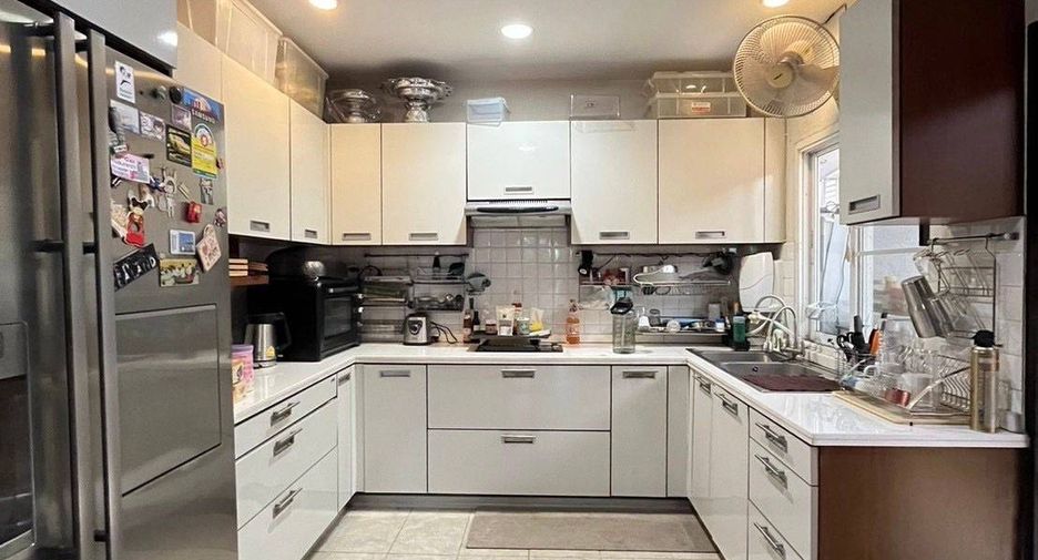 Продажа 4 спальни дом в Банг Кхен, Бангкок