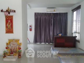 For sale 3 bedrooms townhouse in Khan Na Yao, Bangkok