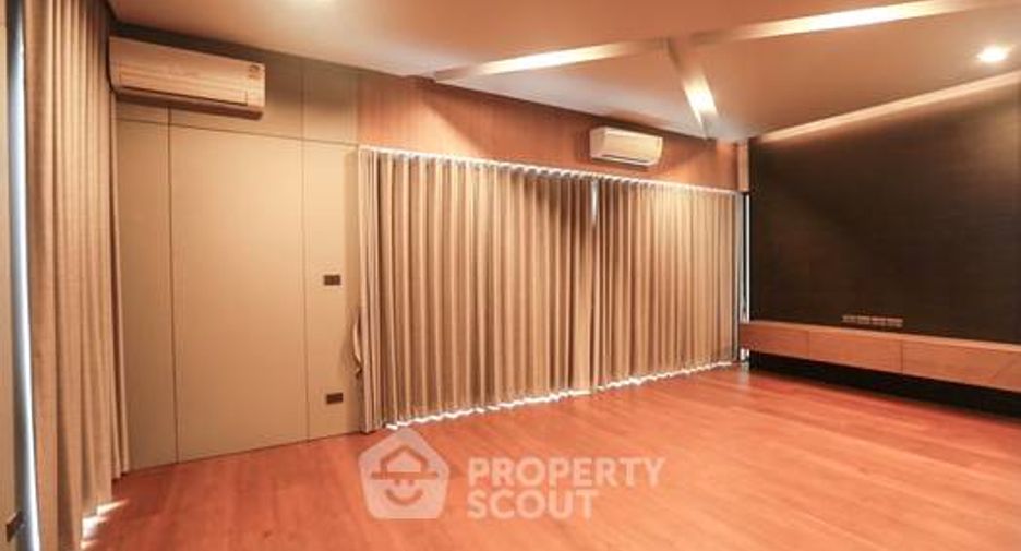 For sale 5 bedrooms house in Bang Sue, Bangkok