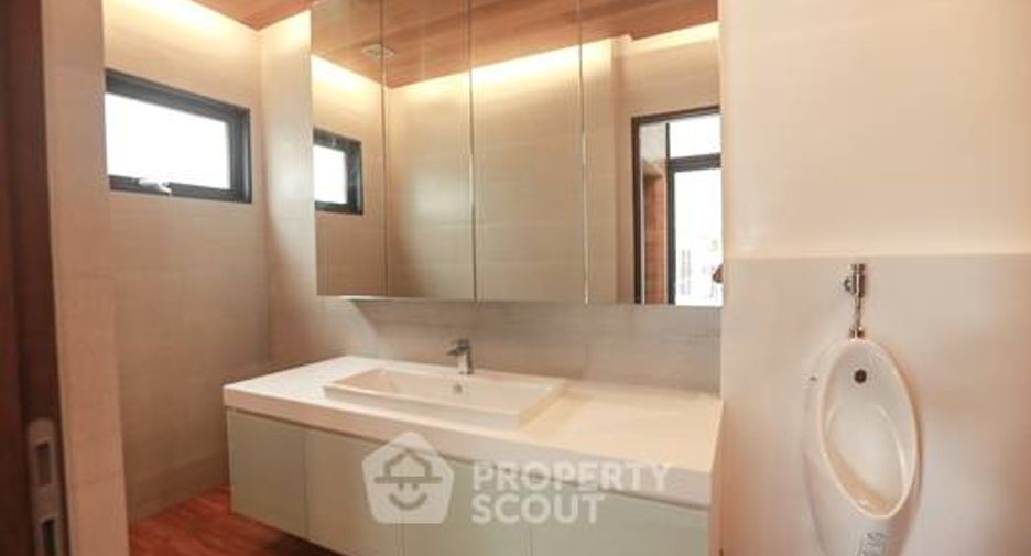 For sale 5 bedrooms house in Bang Sue, Bangkok