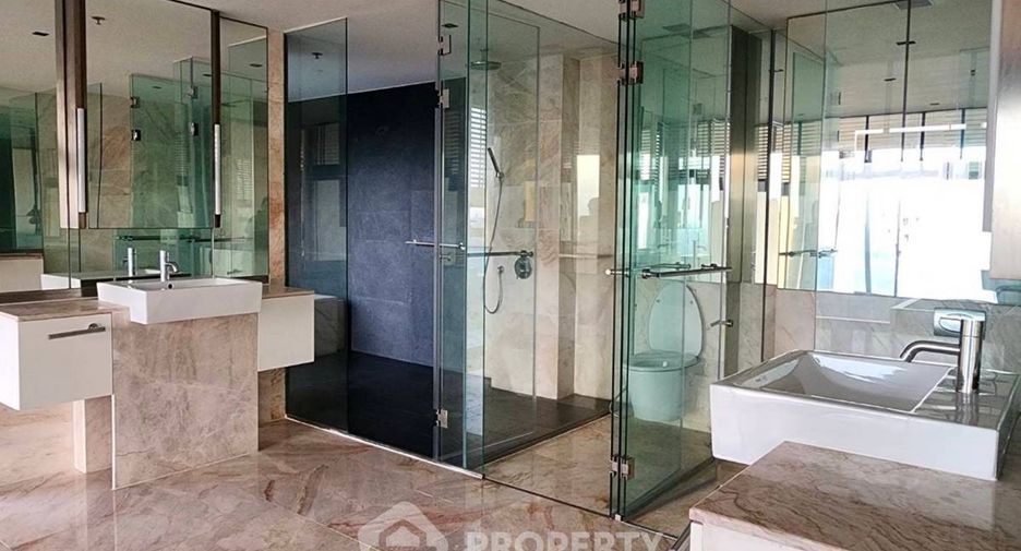 For rent 4 bedrooms condo in Sathon, Bangkok