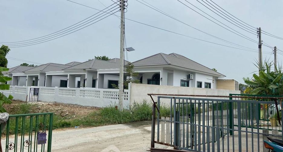 出售 8 卧室 独立屋 在 Phanat Nikhom, Chon Buri