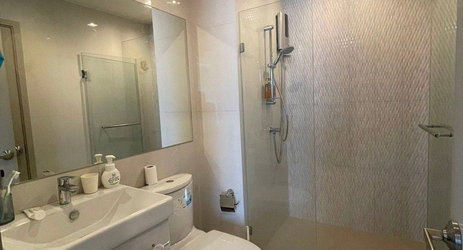 For sale 1 bed condo in Khlong Toei, Bangkok