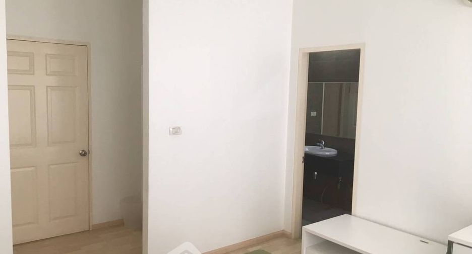 For sale 3 bedrooms townhouse in Suan Luang, Bangkok