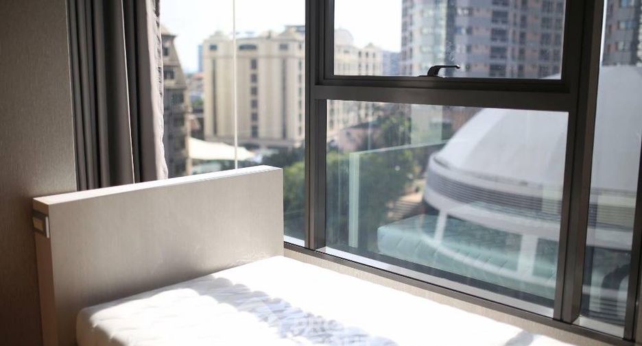 For sale 2 bedrooms condo in Khlong Toei, Bangkok