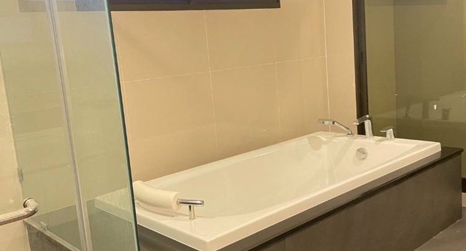 For sale 5 bedrooms house in Don Mueang, Bangkok