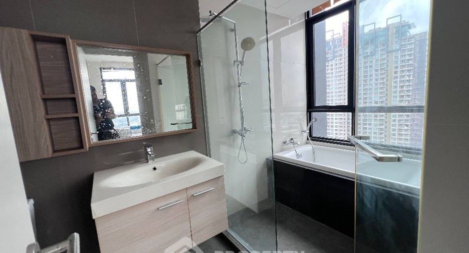 For sale 2 bedrooms condo in Watthana, Bangkok