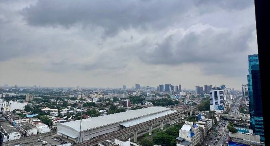 For sale 2 bedrooms condo in Watthana, Bangkok