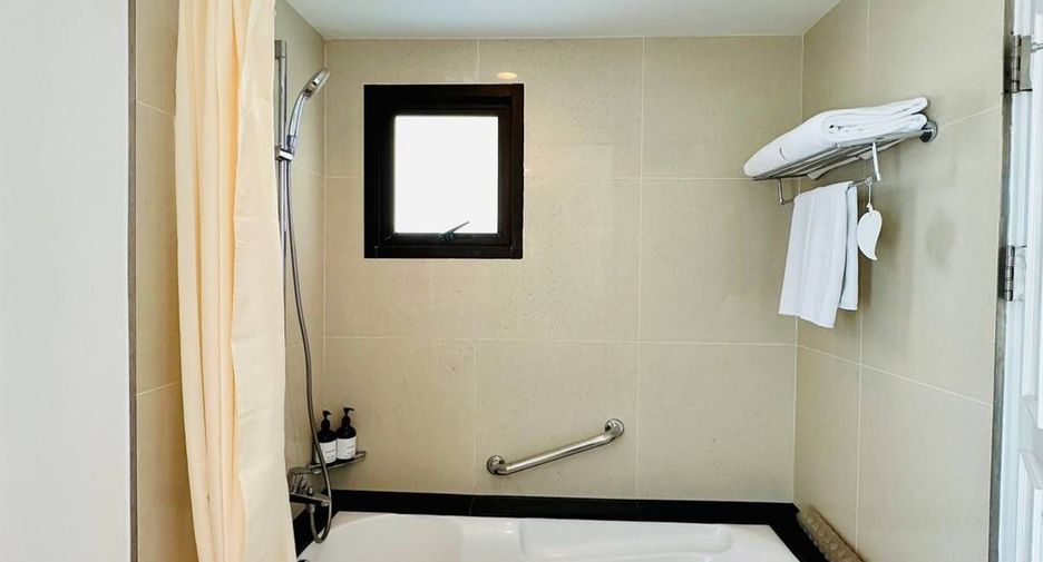 For rent 2 bedrooms apartment in Sathon, Bangkok