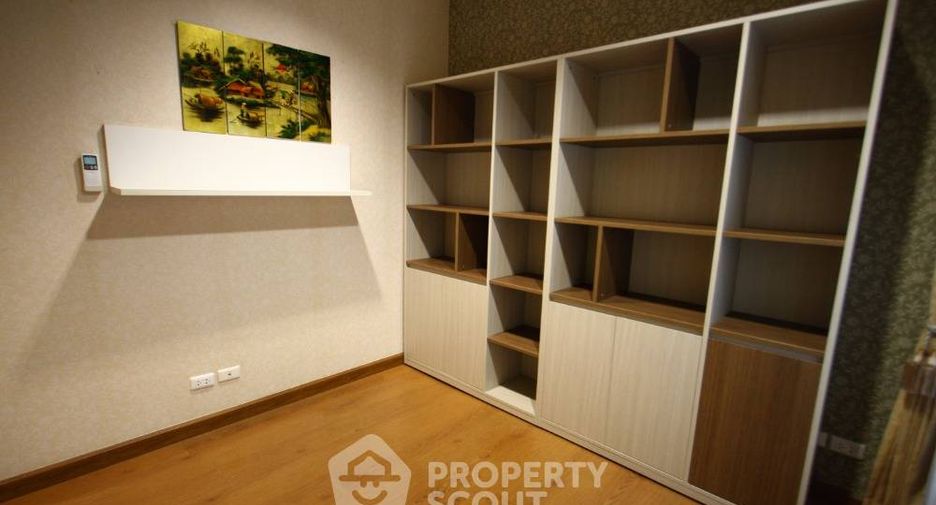 For sale 3 bedrooms townhouse in Lat Phrao, Bangkok