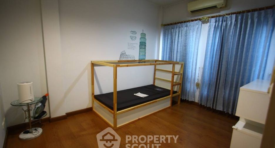 For sale 3 bedrooms townhouse in Lat Phrao, Bangkok