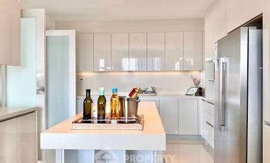 For rent 4 bedrooms apartment in Sathon, Bangkok