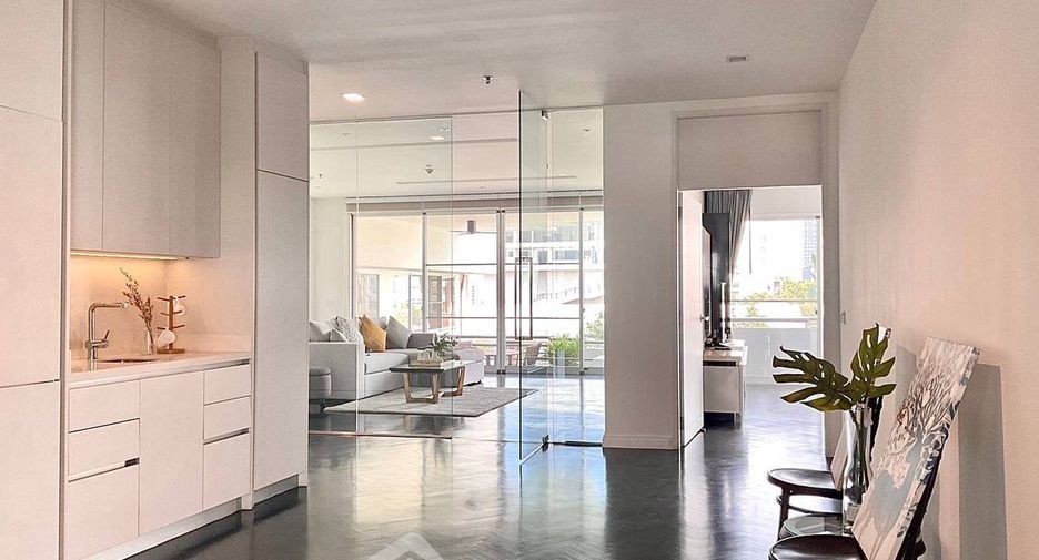 For rent 4 bedrooms apartment in Sathon, Bangkok