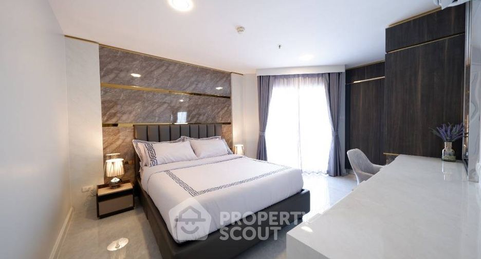 For sale 4 bedrooms condo in Huai Khwang, Bangkok
