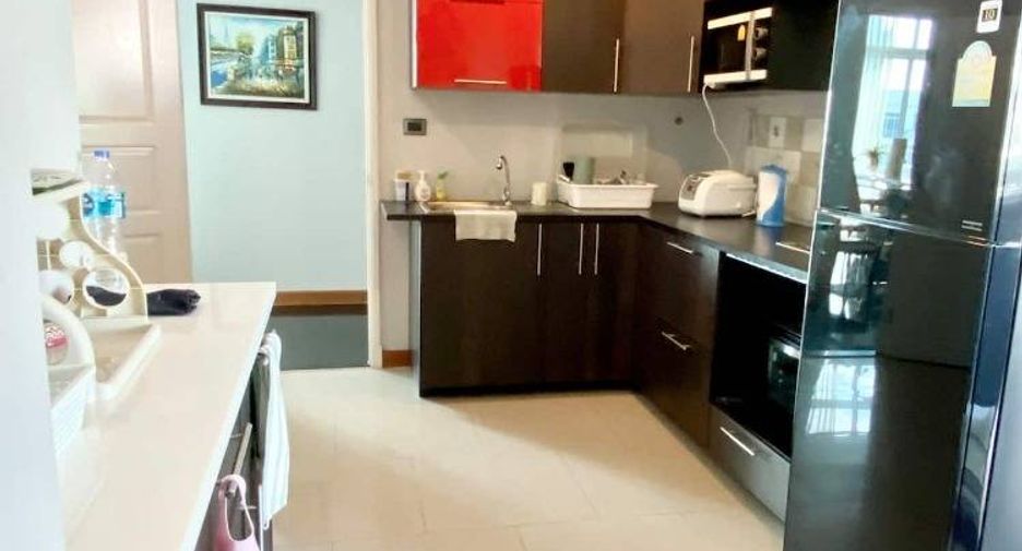 For sale 5 bedrooms condo in Huai Khwang, Bangkok