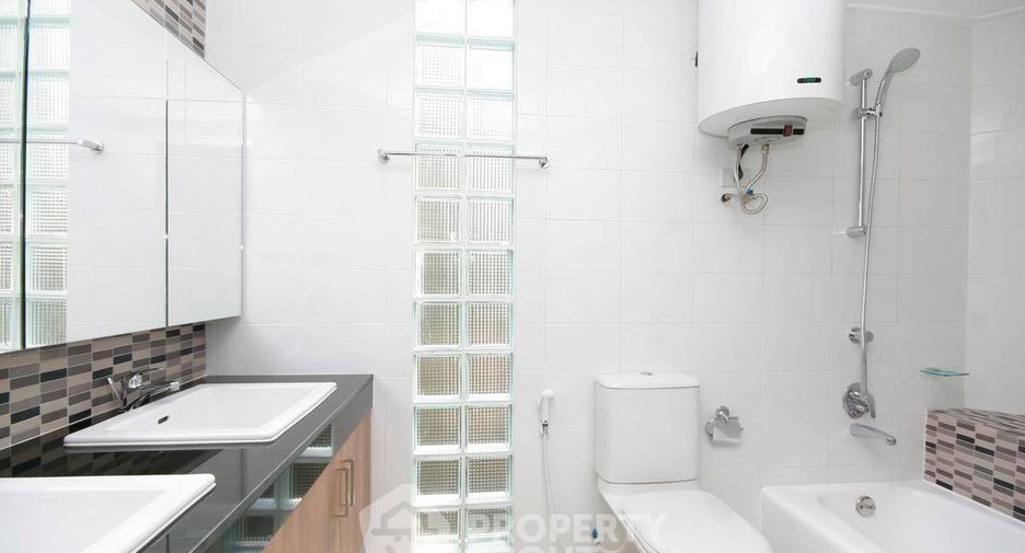 For rent 2 ベッドルーム condo in Khlong Toei, Bangkok