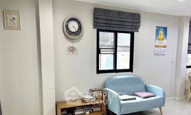 For sale 3 ベッドルーム townhouse in Bang Khae, Bangkok
