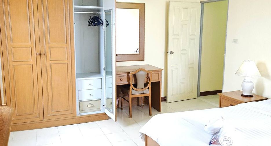 For rent 3 bedrooms apartment in Suan Luang, Bangkok
