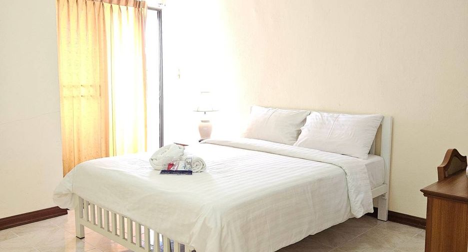 For rent 3 bedrooms apartment in Suan Luang, Bangkok
