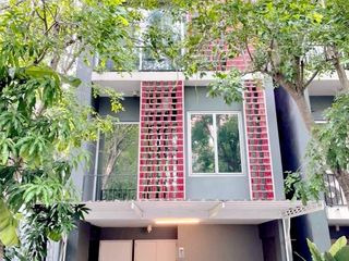 For sale 3 ベッドルーム townhouse in Khan Na Yao, Bangkok