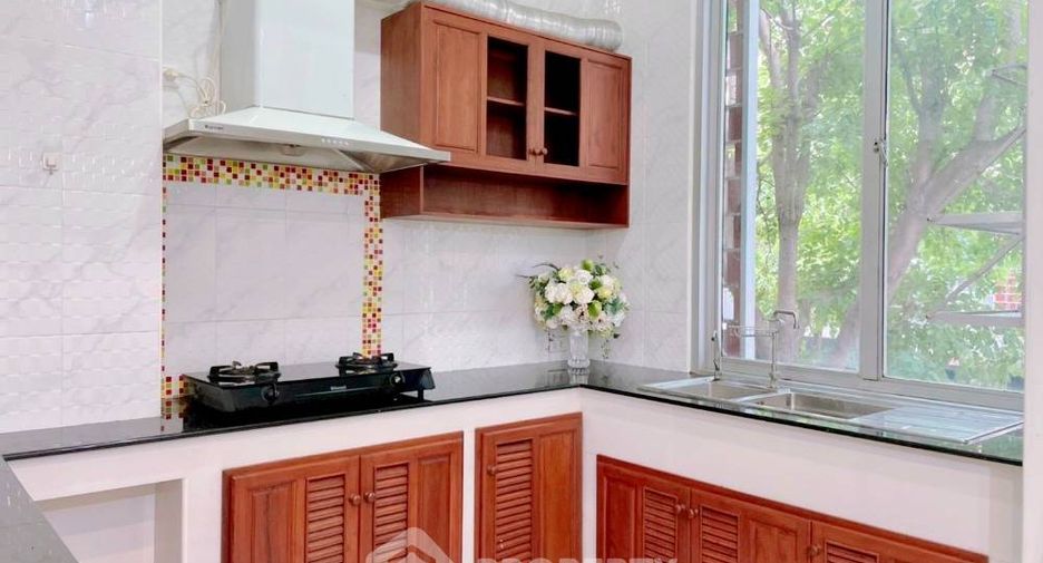 Casa adosada en venta de 3 habitaciones en Khan Na Yao, Bangkok