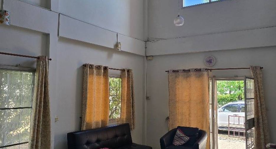 À vendre 2 chambres maison à Si Racha, Chonburi