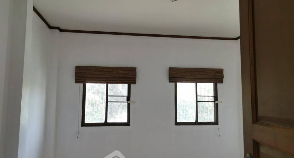 Casa en venta de 4 habitaciones en Si Racha, Chonburi