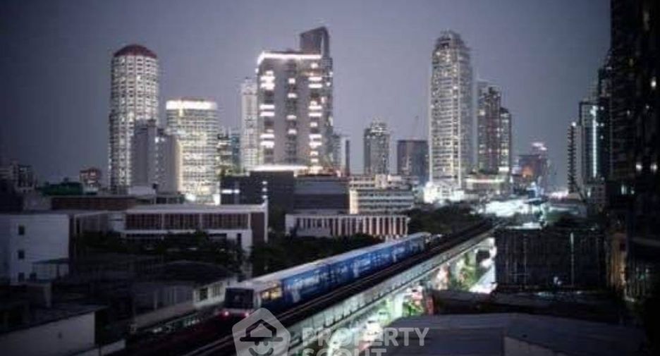 For rent 2 bedrooms condo in Khlong Toei, Bangkok