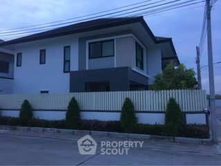 For sale 5 bedrooms house in Ban Bueng, Chonburi