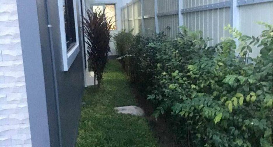 À vendre 5 chambres maison à Ban Bueng, Chonburi