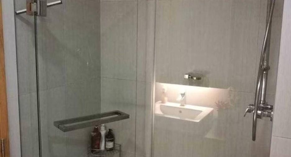 For sale 1 bed condo in Khlong Toei, Bangkok