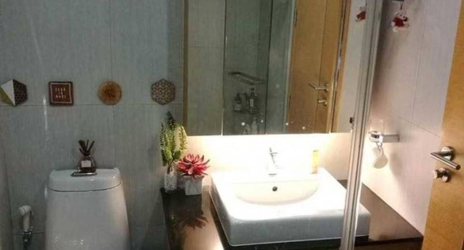For sale 1 bed condo in Khlong Toei, Bangkok