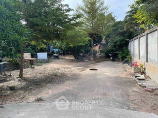 Haus zum Kauf mit 1 Zimmer in Bang Lamung, Chonburi