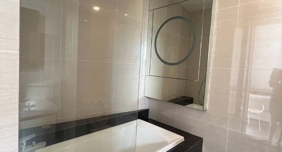 For sale 2 bedrooms condo in Khlong Toei, Bangkok